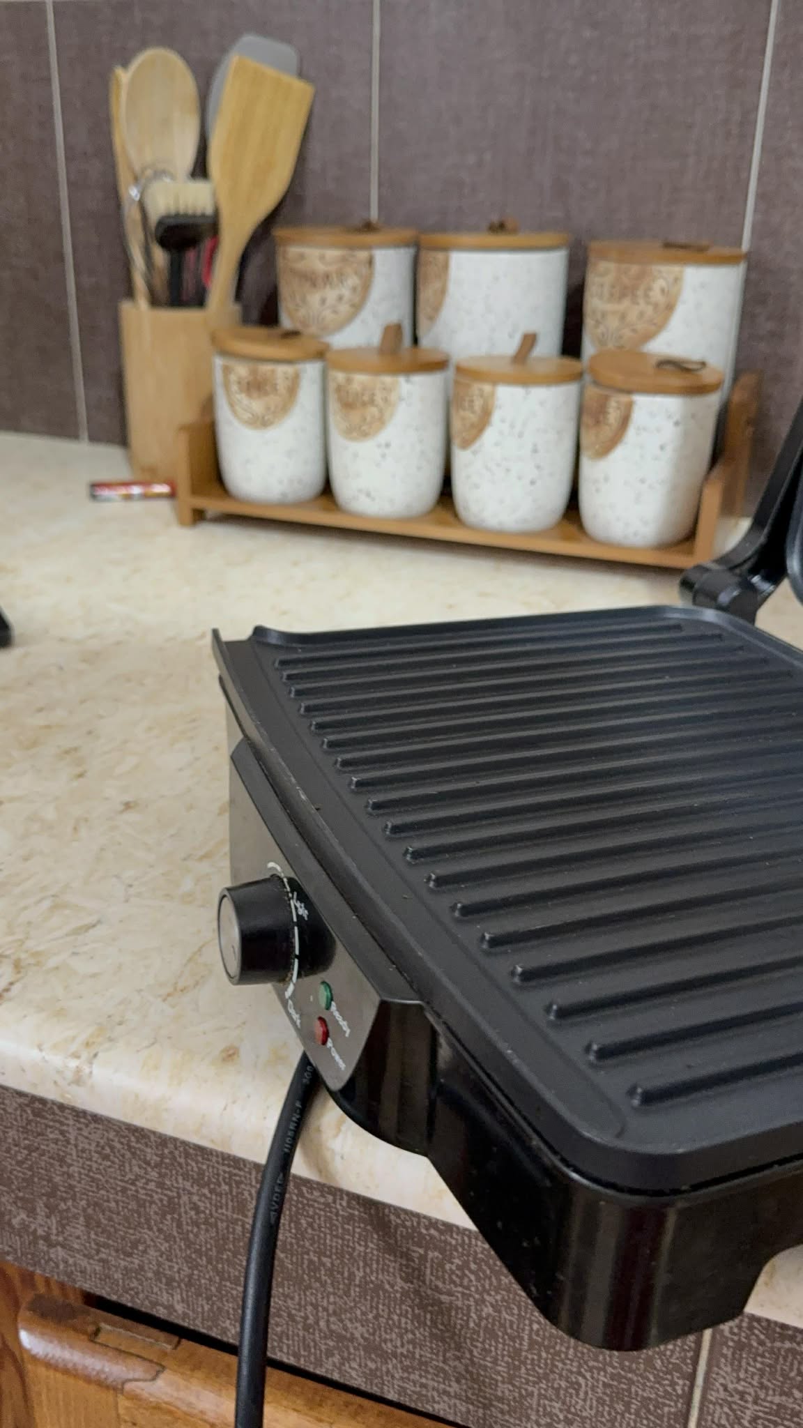 Grille électrique 2000 watt شواية كهربائية 2000 واط