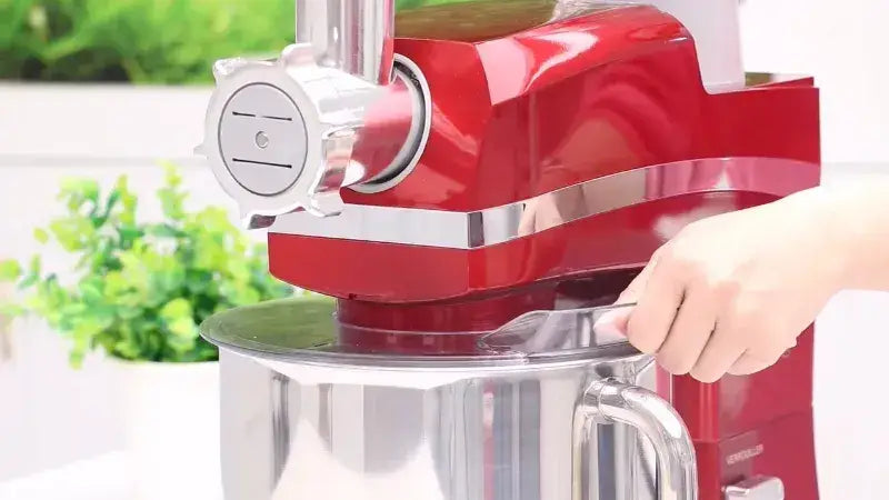 Moulin à viande rouge cobra 6.5 litres avec bol en acier inoxydable et accents argentés 5 en 1 2000 watts