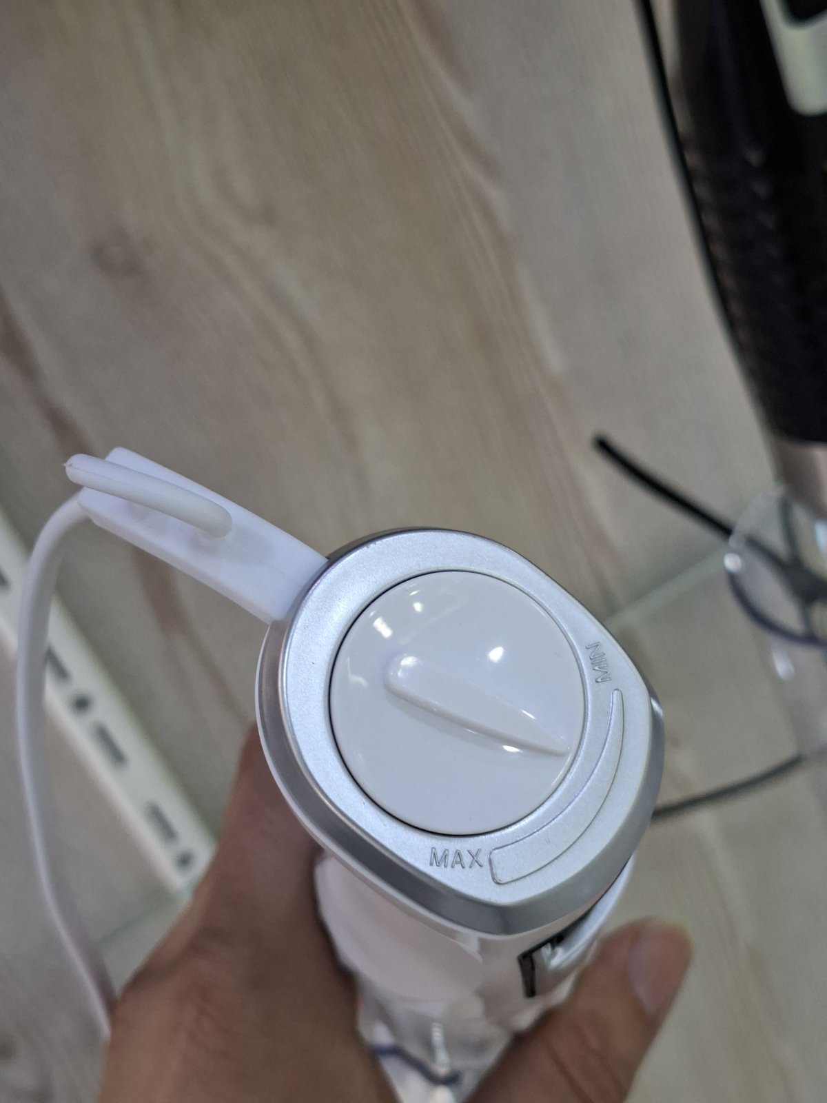 Bras mixeur avec tasses