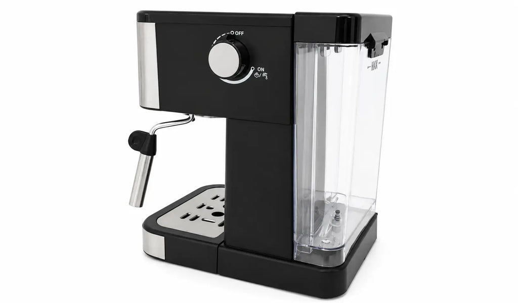 Machine à espresso noire et en acier inoxydable avec un réservoir d’eau transparent.
