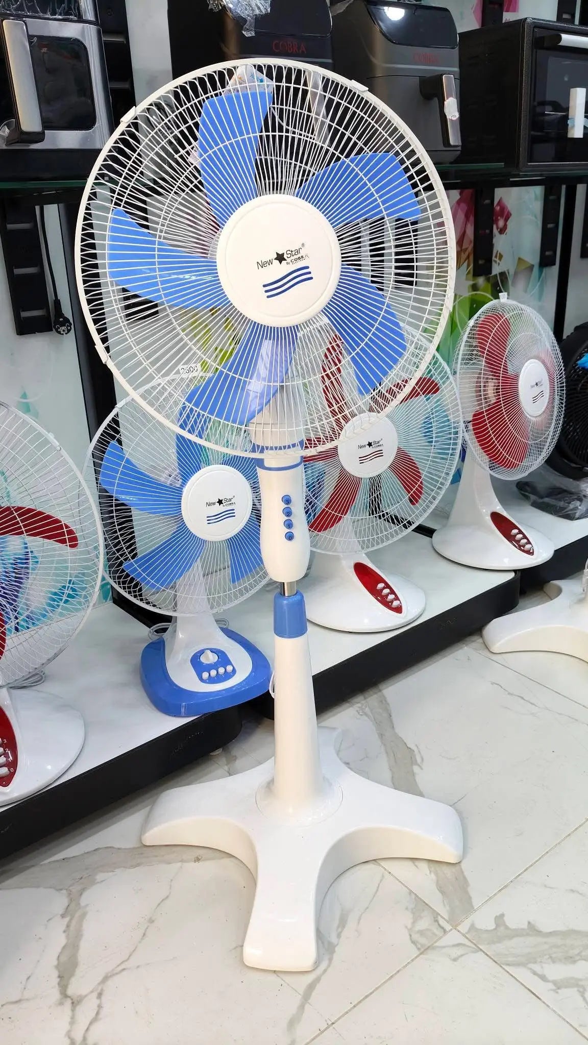Ventilateur ns-1611 blanc et bleu avec grille circulaire, pales en plastique et panneau de contrôle central